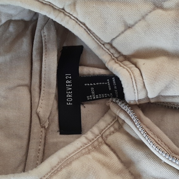 Forever 21 soft yellow quilted jacket - Picture 3 of 6